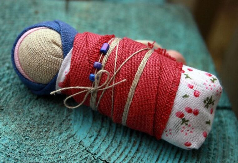 دمية الحفاضات بمثابة تميمة للصحة
